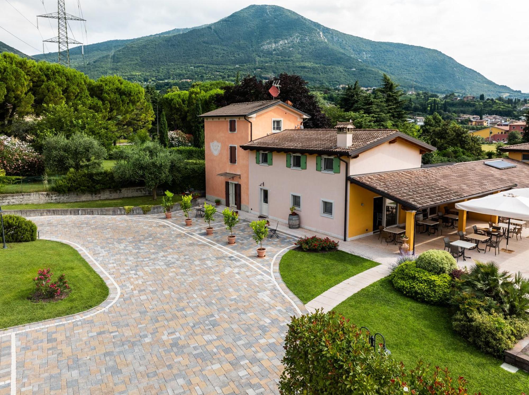 B&B Ca' Marognole Caprino Veronese Exterior foto